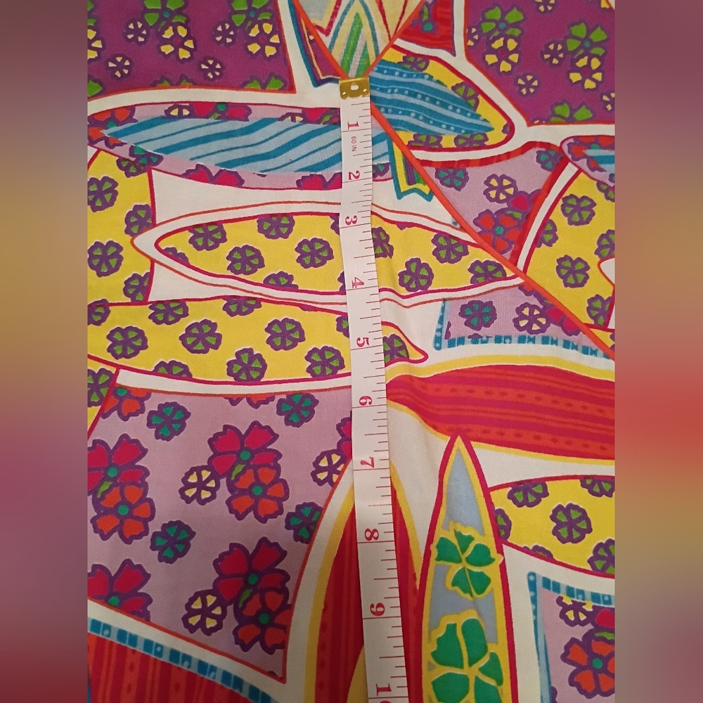 Dickies XS V-Neck Scrub Top | Vibrant Retro Abstract Floral | 2 Pockets - Picture 6 of 9